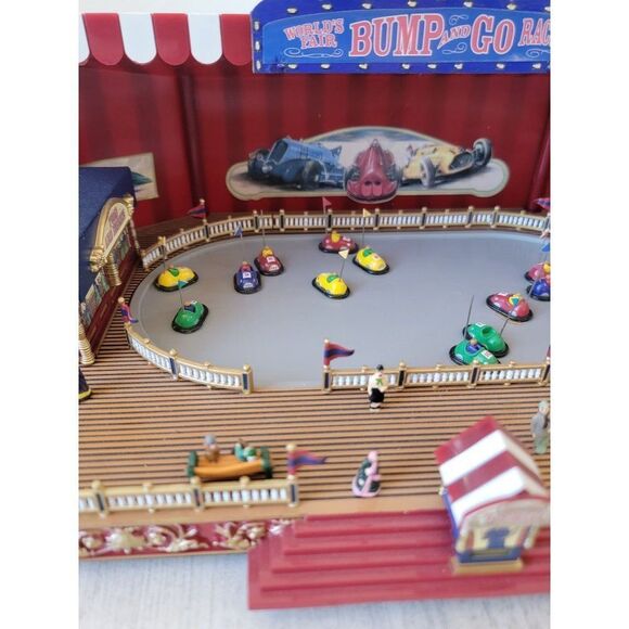 Mr Christmas Gold Label World Fair bump and go 2005 animated Musical - Picture 3 of 16